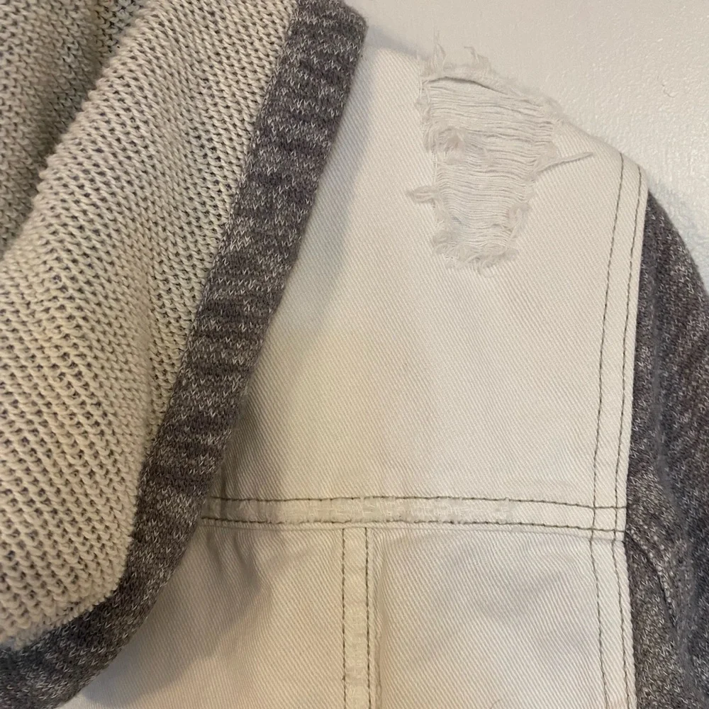 Free People Distressed White Denim Jacket - Size Large - Picture 7 of 10